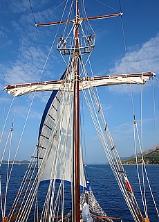Sailing ships masts and rigging