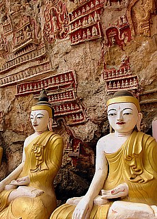 Many Buddhas in Kawgoon cave