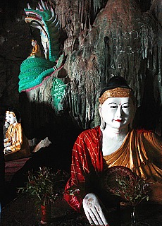 Buddhas and dragons in Bayin Nyi cave
