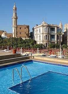 Hotelship with swimmingpool in the harbour of Edfu