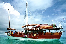 Junk cruise on the Dauw Talae