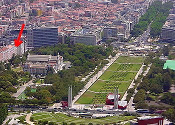 Airshot of Marques de Pombal, lefthand the Residential Avenida Parque Hotel