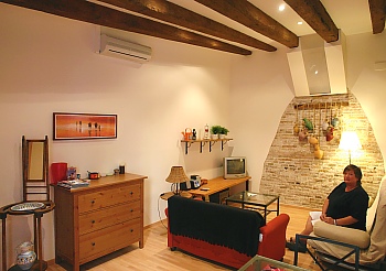 Apartement from HolidaysinBarcelona.com behind Plaa Catalua