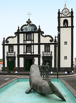 Whaling fountain in Capelas
