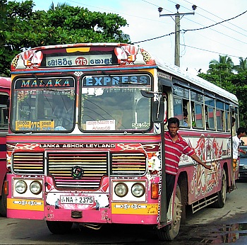 Lanka Ashok Leyland Linienbus in Sri Lanka