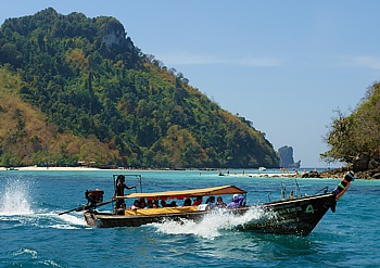 Approaching Tub Islands with speed boat