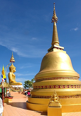 Golden Buddhas at the summit of Tiger Cave Temple
