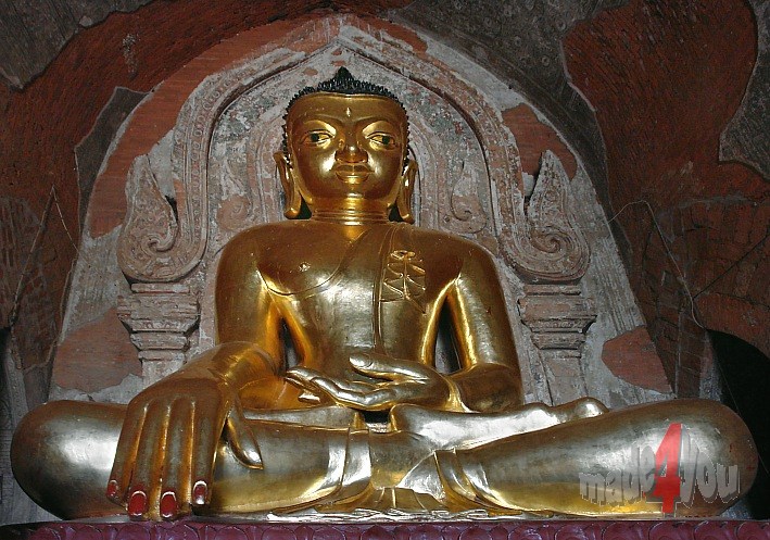 HtiLoMinLo Temple in Bagan