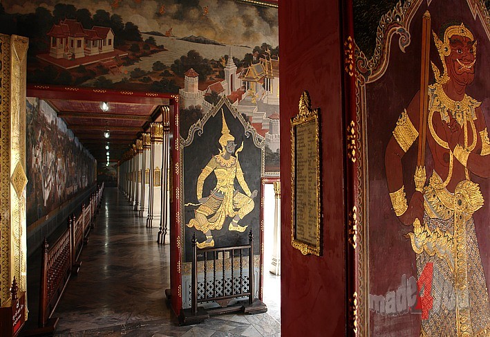 Temple guard at Royal Palace in Bangkok