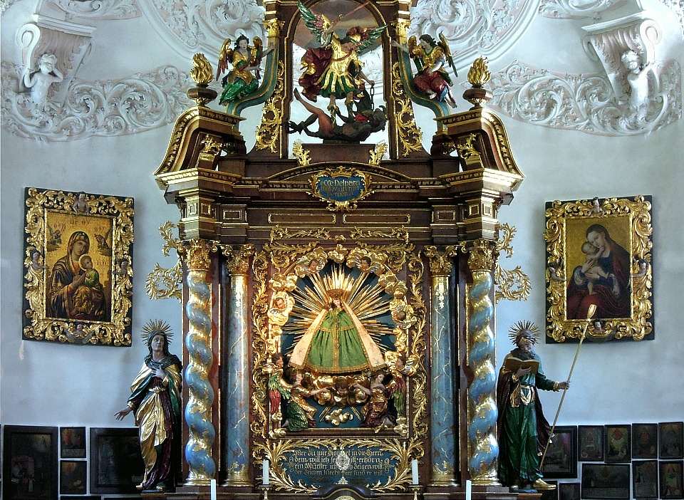 Goldener Altar der Wallfahrtskirche Maria Gern