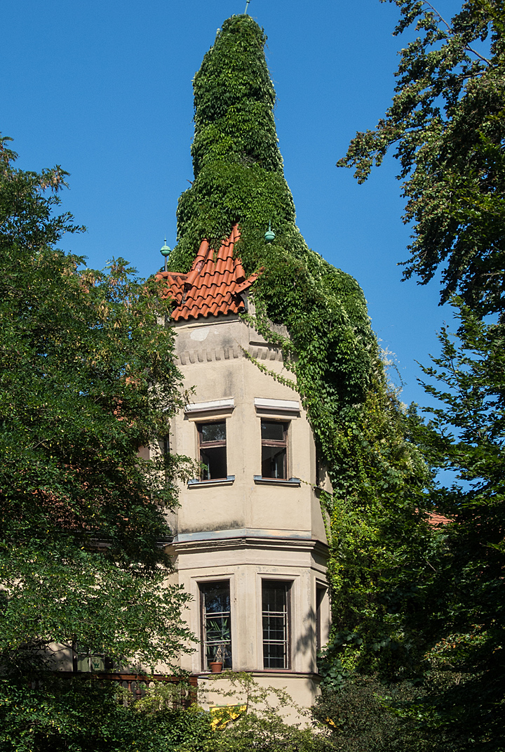 Verwunschene Villa am Wiener Platz