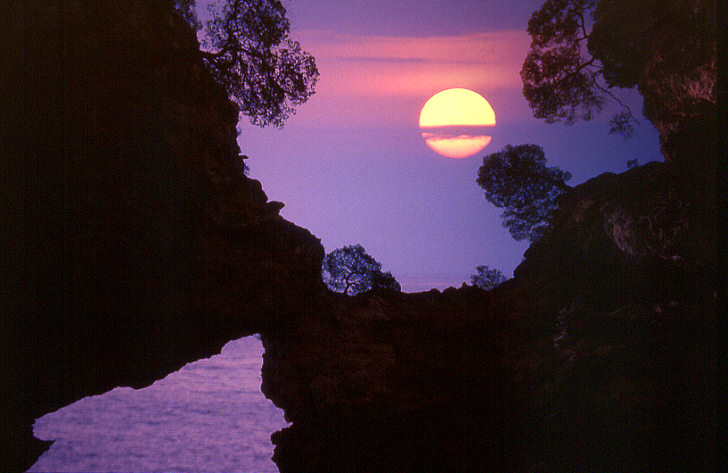 Sunset in the white cliff line of Gargano