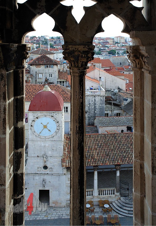 Clock tower in neighborhood to Kathedrale of Trogir