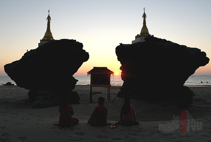 Meditation on the beach of Nge Saung