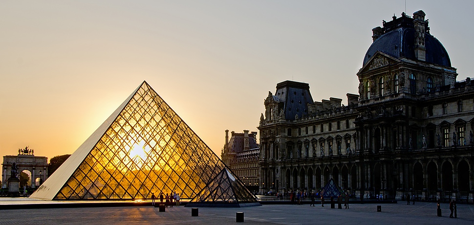 Sonnenuntergang an der Louvre Pyramide ( Udo)