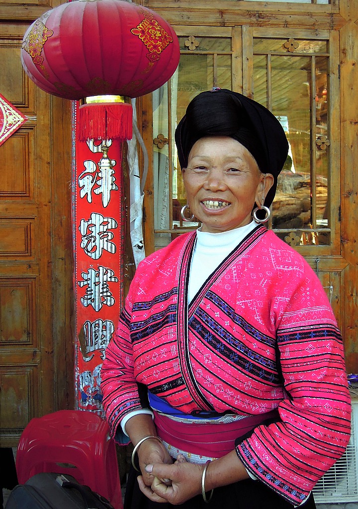 Countrywoman in the rice terraces of Longsheng