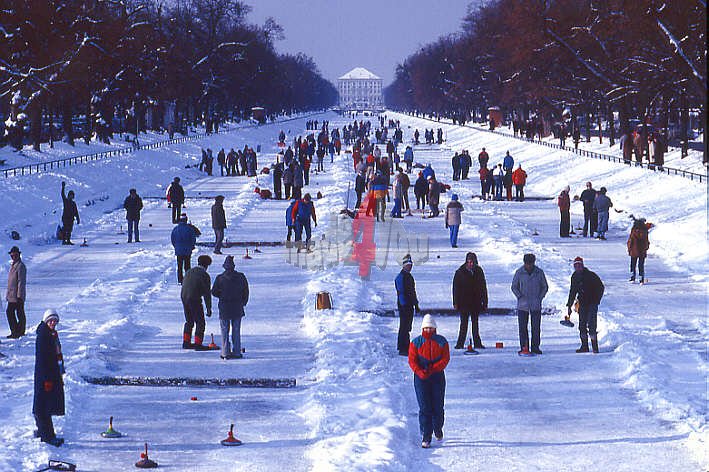 Curling on Nymphenburg Canal