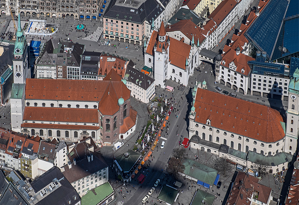 Marienplatz, Viktualienmarkt and Alter Peter