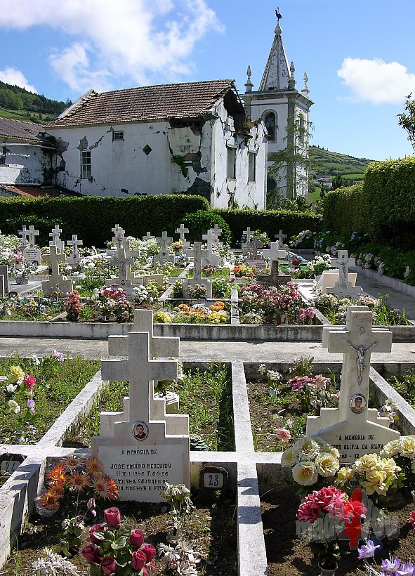 Earthquake endangered church and graveyard near Horta