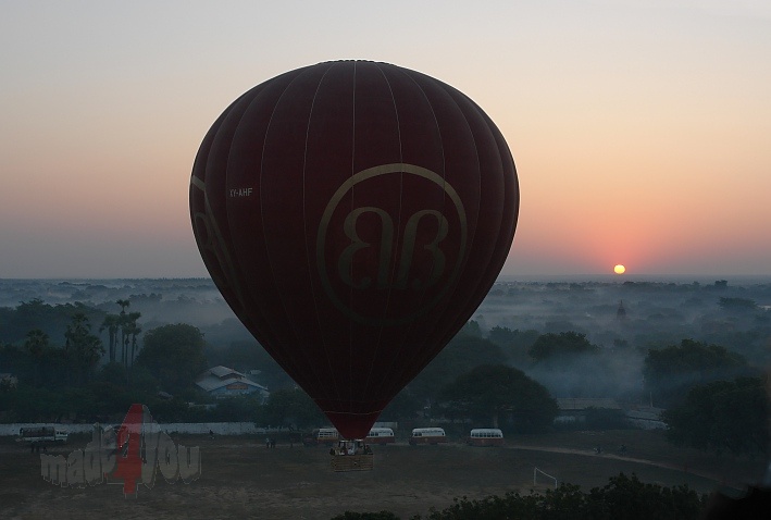 Ballooning in Bagan