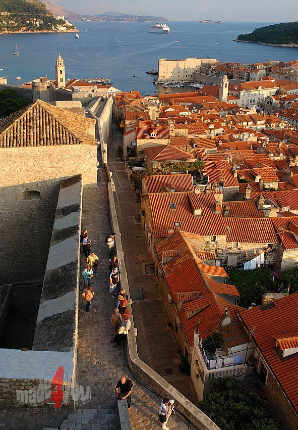 Walking on the citywall of Dubrovnik