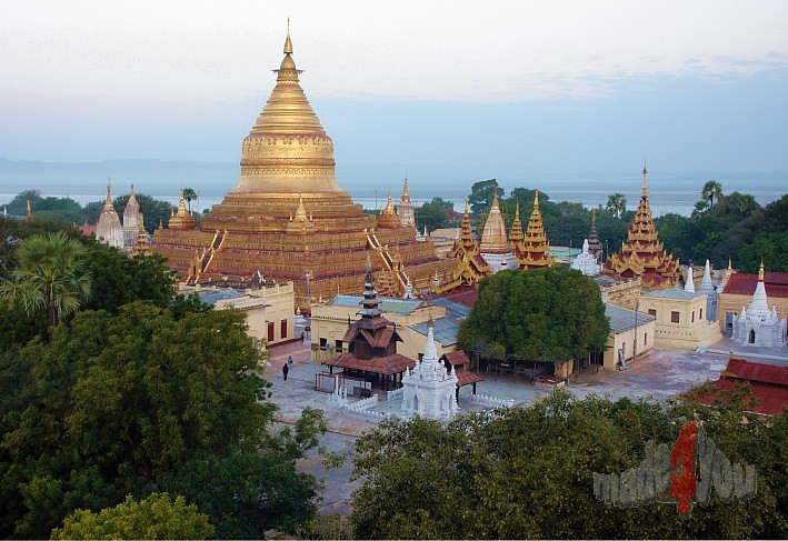 Golden Schwezigon Pagoda in Bagan
