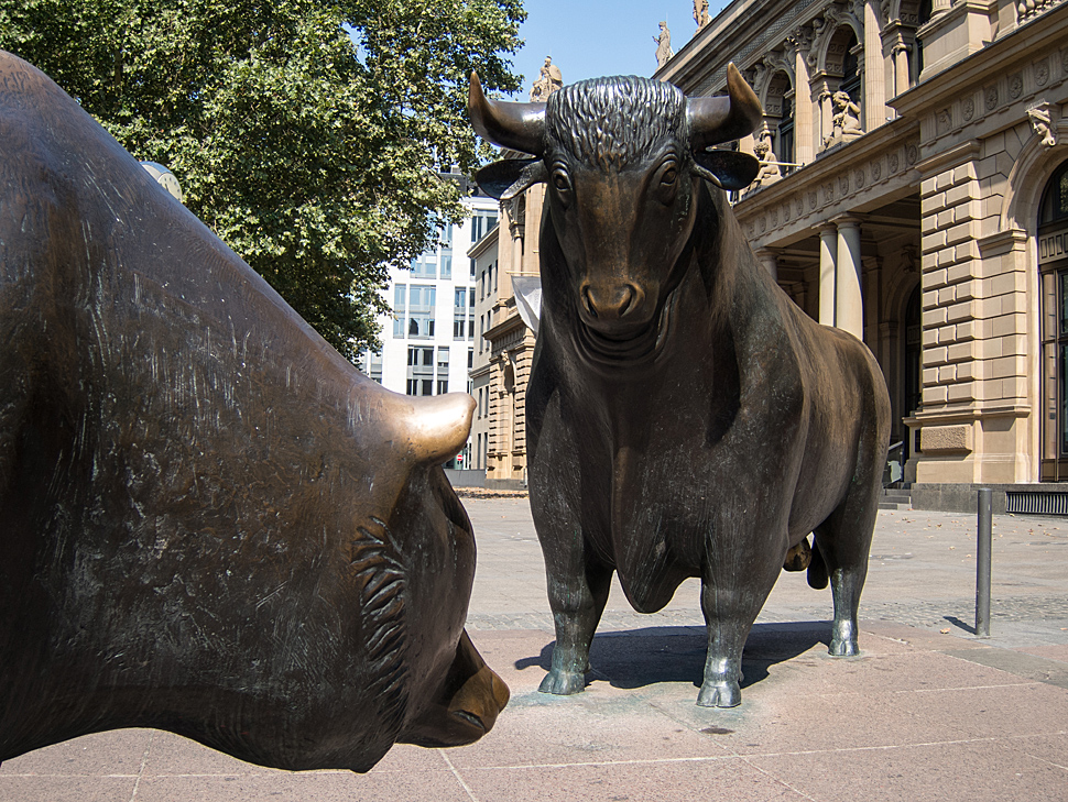 Bull and bear in front of the Stock Exchange Frankfurt