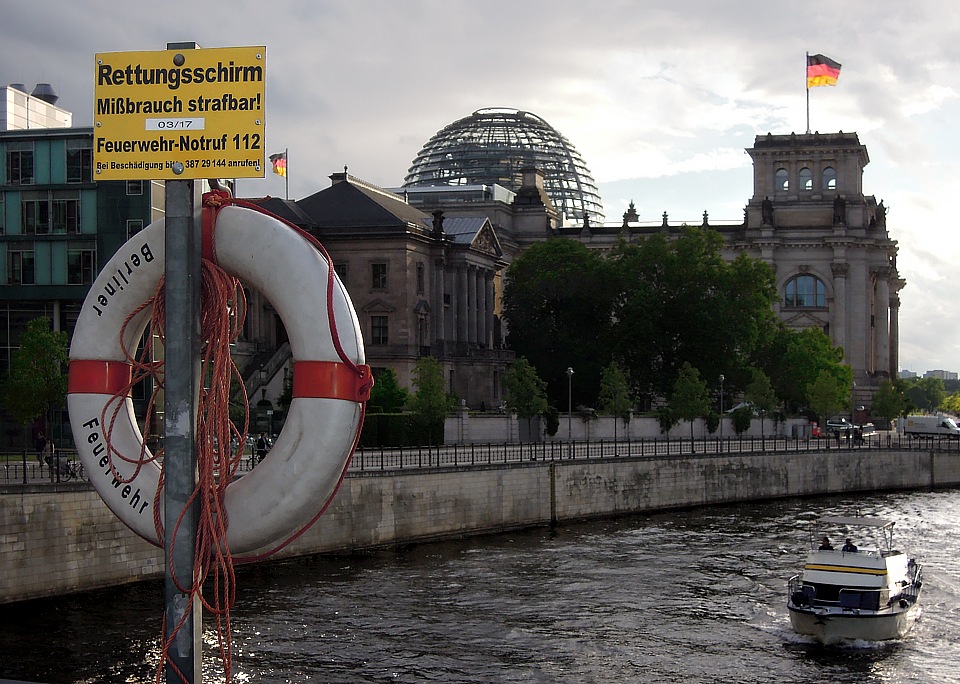 Rettungsschirm of German Reichstag Berlin