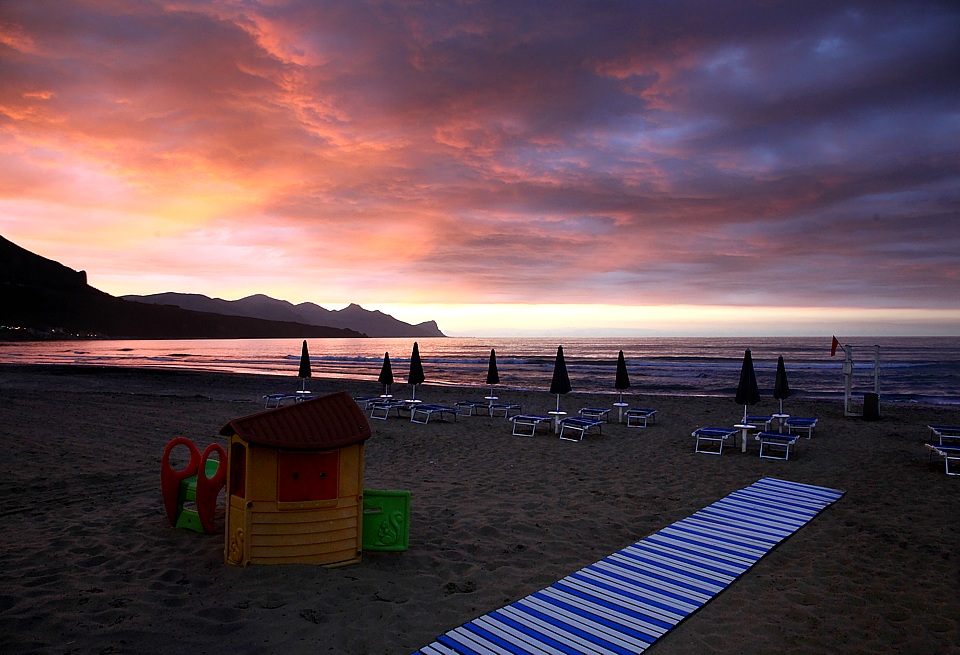 Sunset on the beach of Castellamare del Golfo