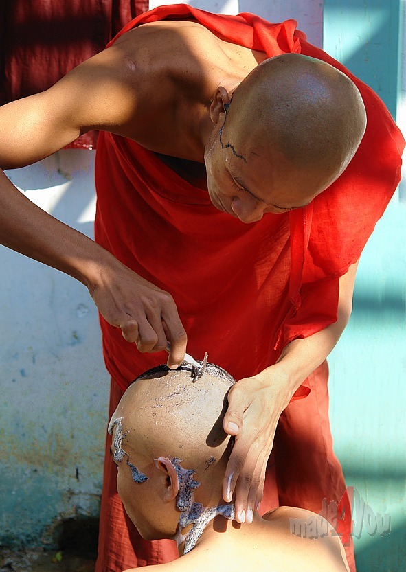 Monks in Mahagandhayon Monastery