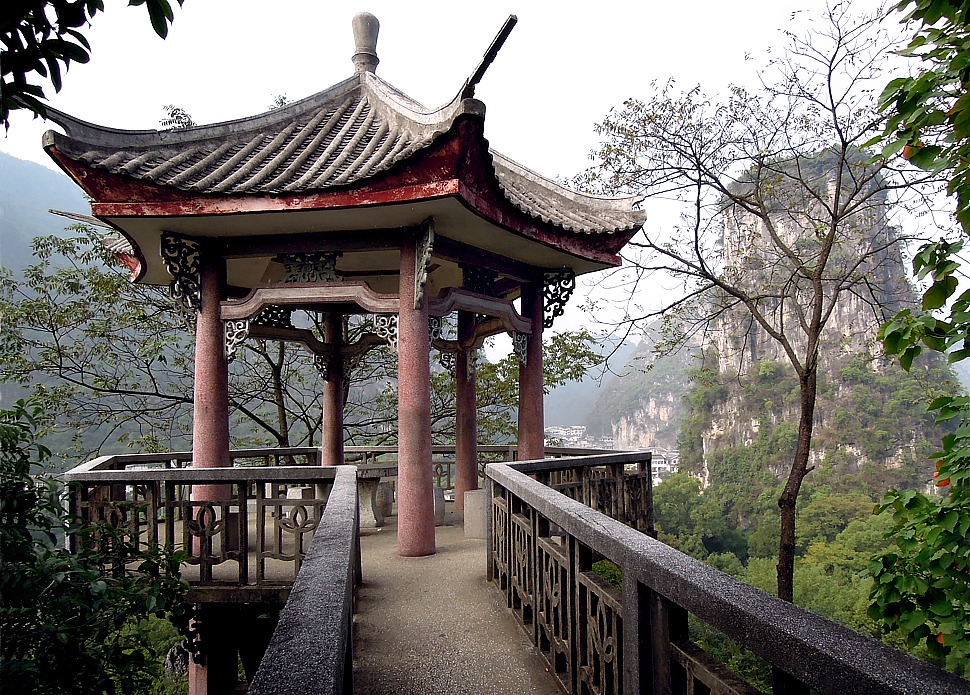 Aussichtsberg mit Pagode in Yangshuo