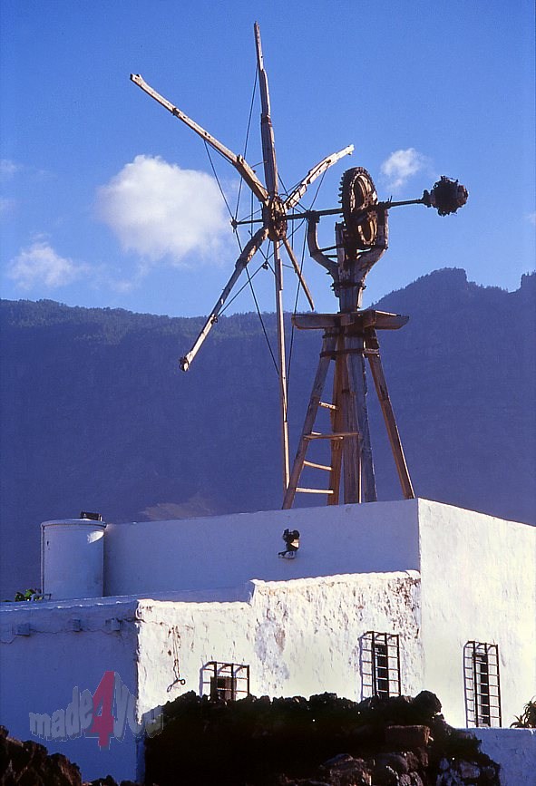 Old windmill in Puerto de Las Nievas
