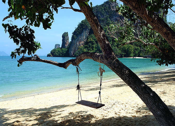 Swing on the beach of Pakbia Island