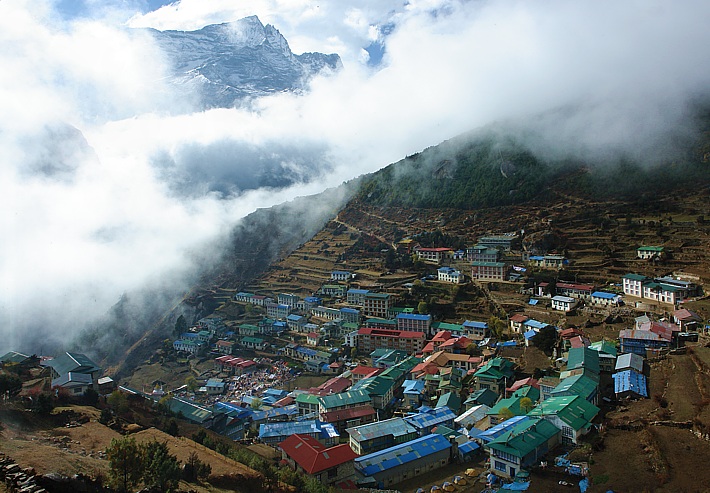 Sherpa city Namche Bazar (3450 m)