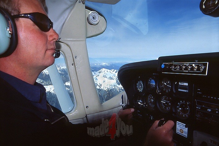 Cessna flight from Wanaka to Milford Sound