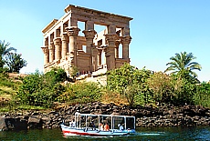 Boattour to the island Philae near Assuan