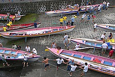 Regatta mit alten Walfangbooten in Calheta