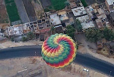 Balloon ride over ancient Theben