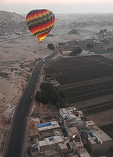 Hot Air Ballooning above Theben