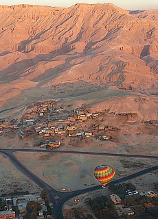 Hot Air Balloon trip high above Theben