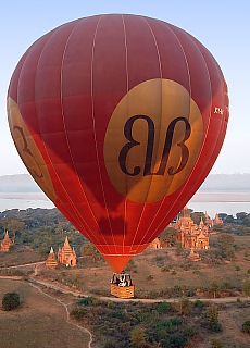 Hot Air Ballooning in Bagan