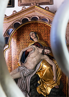 Altar in the Riederstein chapel