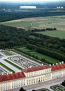 Bayer Airship above Schleissheim Palace