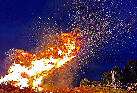 Giant midsummer fire on the Prince Tegernberg