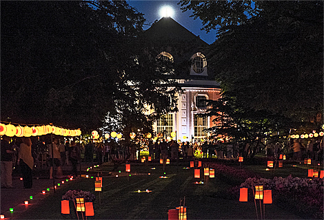 Vollmond beim Lampionfest im Schlosspark Bad Reichenhall