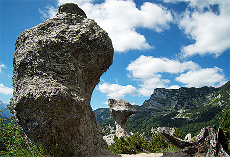 Bizarre Felslandschaft Steinerne Agnes im Lattengebirge