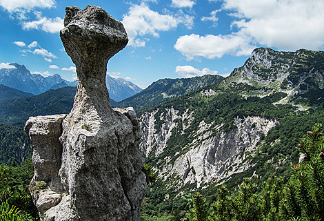 Bizarre Felslandschaft Steinerne Agnes im Lattengebirge