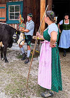 Sennerin beim Almabtrieb von der Rossfeldalm