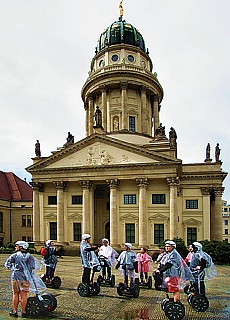 Elektro Bike Tourists at Gendarmen Market