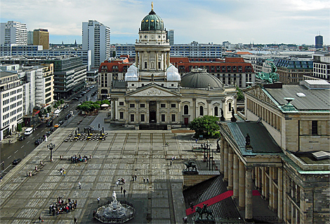 Blick vom Franzsischen Dom zum Gendarmenmarkt